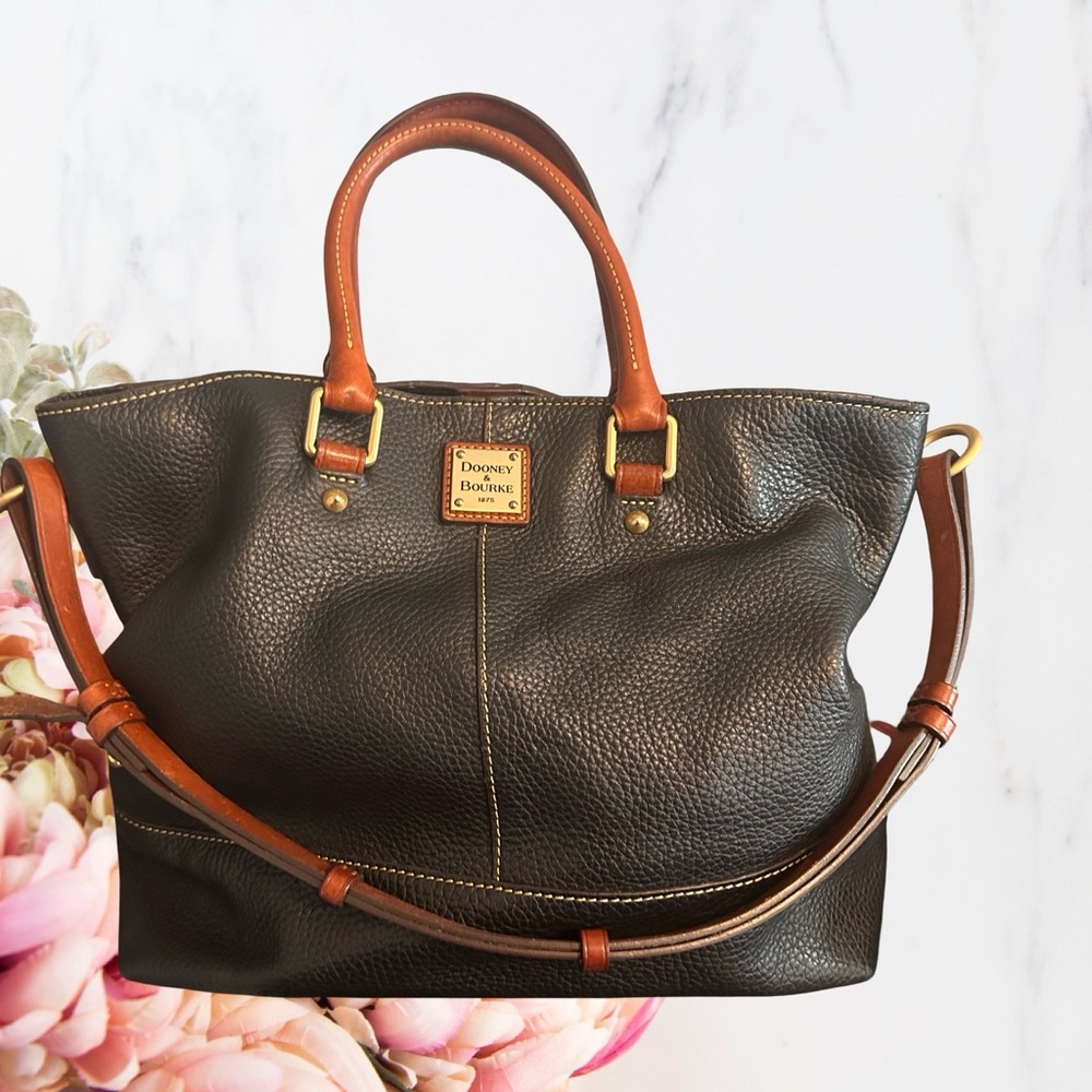 Dooney & Bourke East/West Chelsea Tote pebbled leather Black